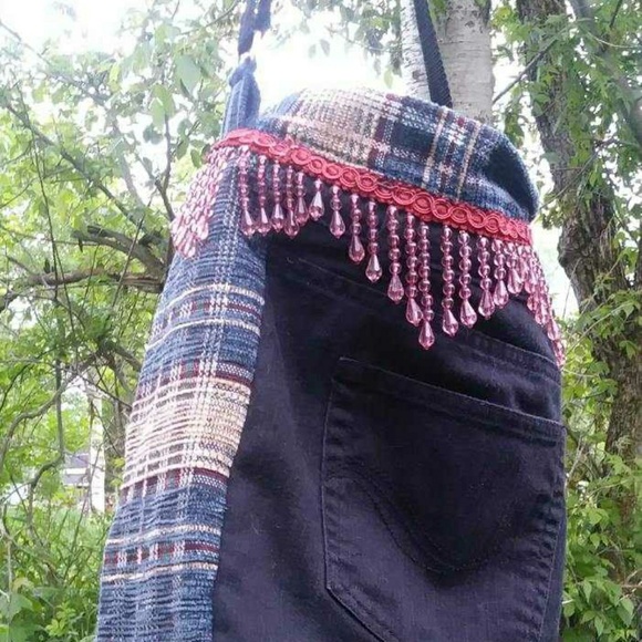 Handbag - Picture 2 of 3